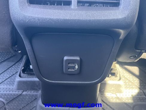 Used 2023 Chevrolet Equinox LT w/ LPO, Floor Liner Package FWD image 23