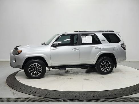 Used 2019 Toyota 4Runner TRD Off-Road Premium AWD/4WD image 4
