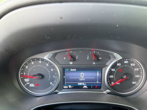 Used 2024 GMC Terrain SLE AWD/4WD image 17