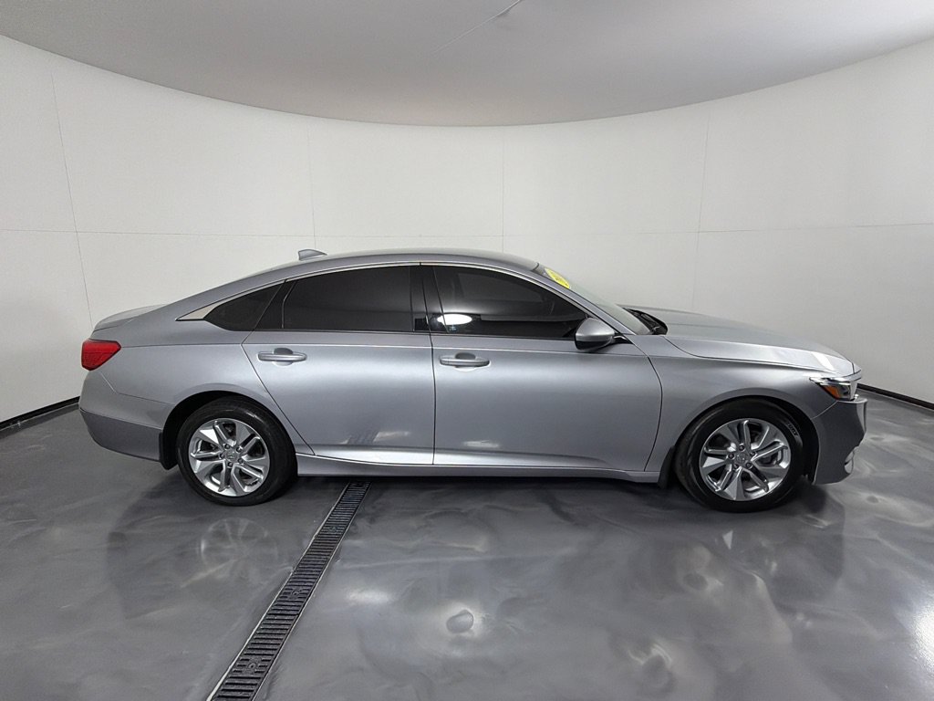 Used 2018 Honda Accord LX image 4