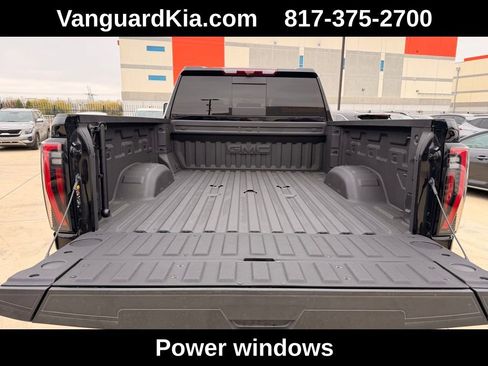 Used 2025 GMC Sierra 2500 AT4X image 28