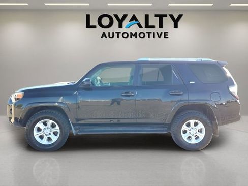Used 2016 Toyota 4Runner SR5 AWD/4WD image 2