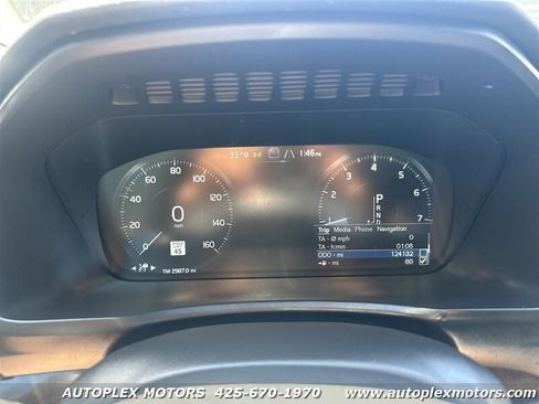 Used 2016 Volvo XC90 T6 Momentum w/ Momentum Plus Package image 29