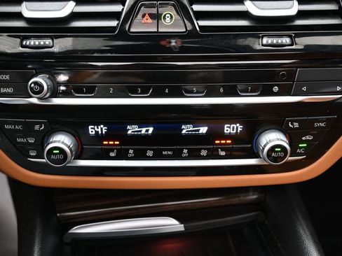 Used 2023 BMW 530i xDrive w/ Convenience Package AWD/4WD image 15