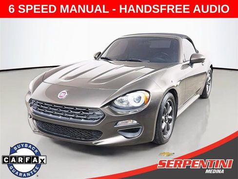 Used 2017 FIAT 124 Spider Classica image 1