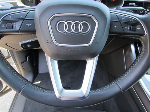 Used 2019 Audi Q8 Premium AWD/4WD image 21