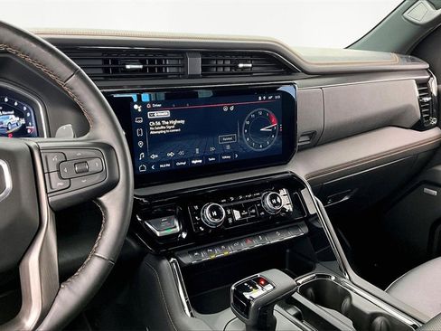 Used 2024 GMC Sierra 1500 AT4 w/ Technology Package image 6