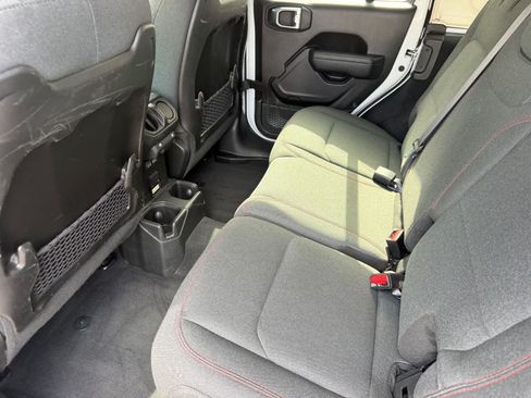Used 2024 Jeep Wrangler Unlimited Rubicon AWD/4WD image 25