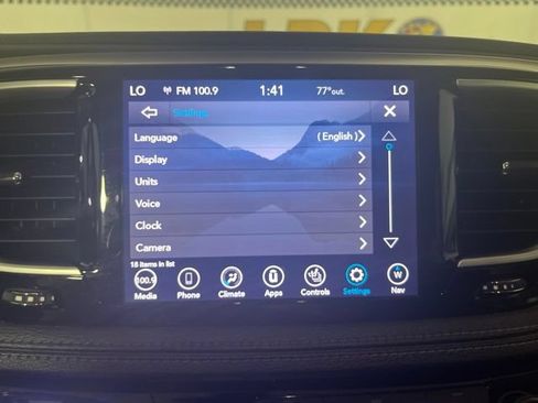 Used 2020 Chrysler Pacifica Limited FWD image 29