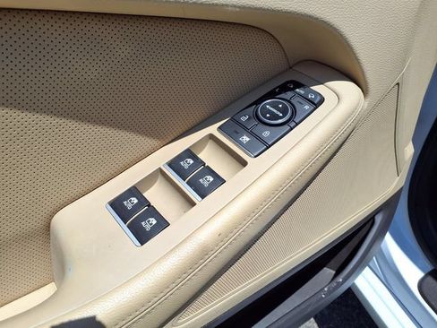 Used 2015 Hyundai Genesis 3.8 RWD image 16
