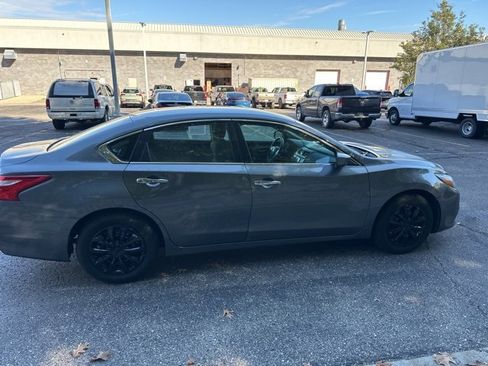 Used 2017 Nissan Altima 2.5 S w/ Power Driver Seat Package image 6