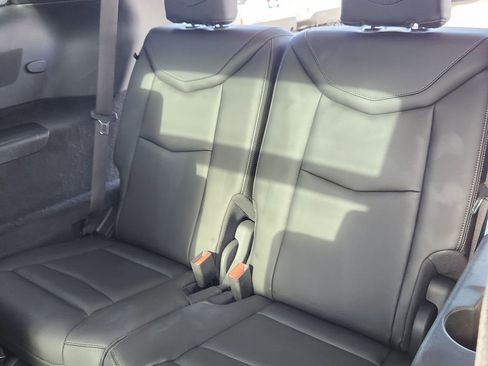 Used 2022 Cadillac XT6 Premium Luxury w/ Technology Package image 11