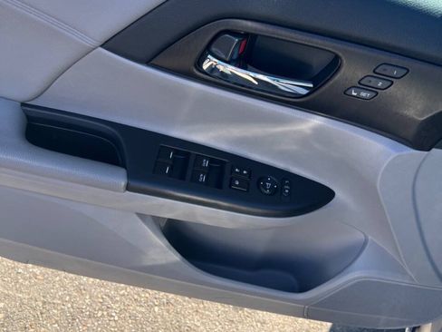 Used 2013 Honda Accord EX-L image 33