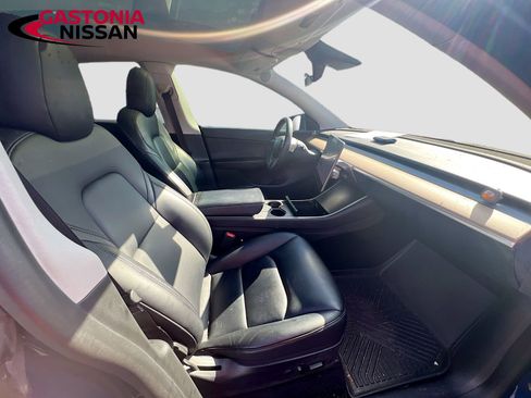 Used 2020 Tesla Model Y Long Range image 36