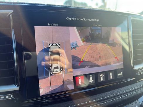 New 2026 Chrysler Pacifica Select image 9