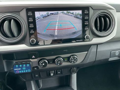 Used 2020 Toyota Tacoma SR5 RWD image 17
