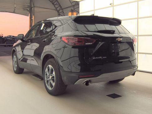 Used 2025 Chevrolet Blazer LT image 4