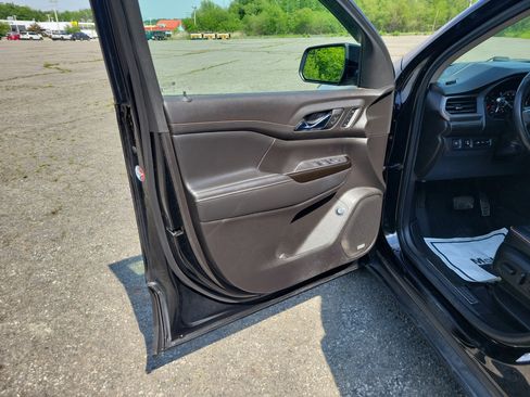 Used 2022 GMC Acadia AT4 w/ Technology Package AWD/4WD image 15
