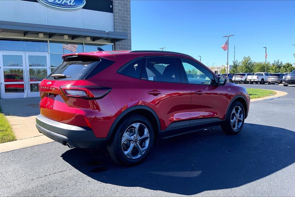 Used 2026 Ford Escape ST-Line w/ Tech Pack #1 FWD image 6