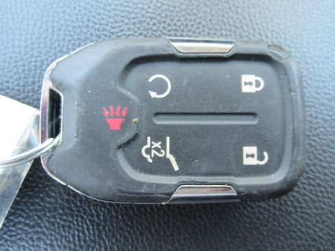 Used 2023 GMC Acadia SLT FWD image 32