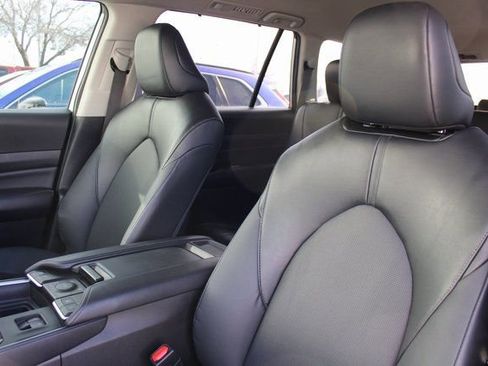 Used 2024 Toyota Grand Highlander AWD image 14