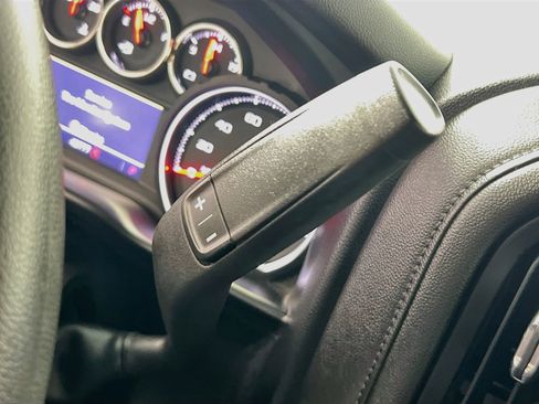 Used 2019 Chevrolet Silverado 1500 LT RWD image 22