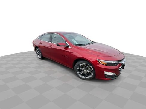 Used 2024 Chevrolet Malibu LT image 2