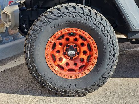 Used 2021 Jeep Gladiator Rubicon AWD/4WD image 4