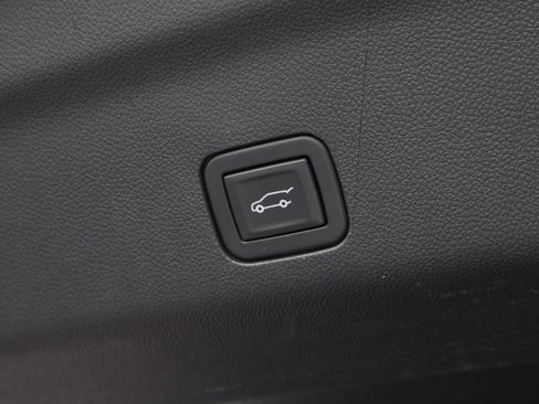 Certified 2023 GMC Yukon Denali w/ Advanced Technology Package image 31