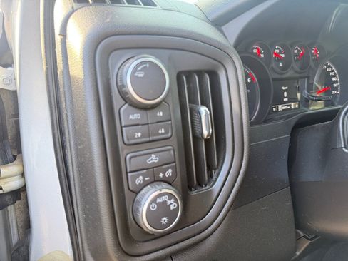 Used 2020 Chevrolet Silverado 1500 Custom Trail Boss w/ Custom Convenience Package AWD/4WD image 17