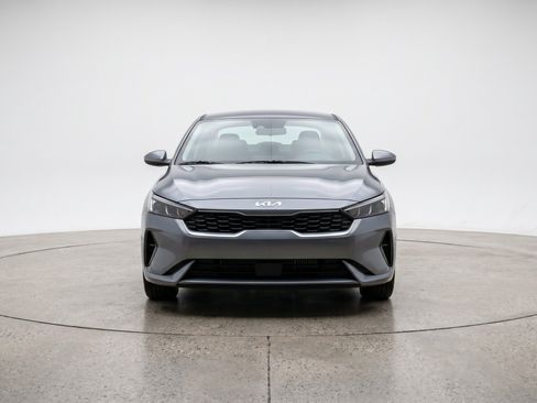 Used 2025 Kia K4 FWD image 2