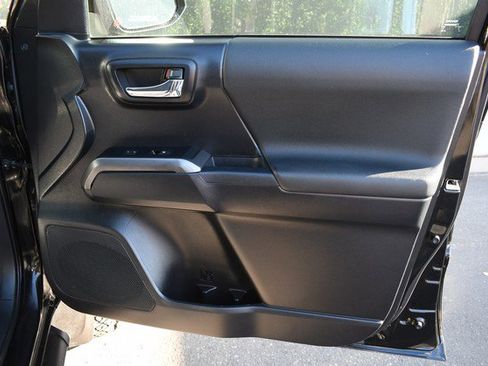 Used 2019 Toyota Tacoma TRD Sport image 23