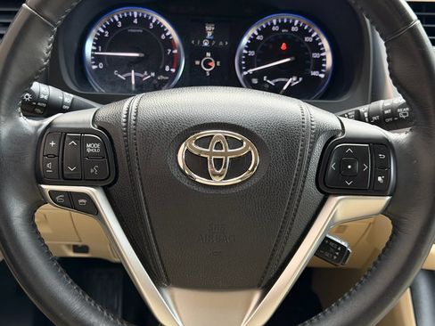 Used 2015 Toyota Highlander Limited image 35