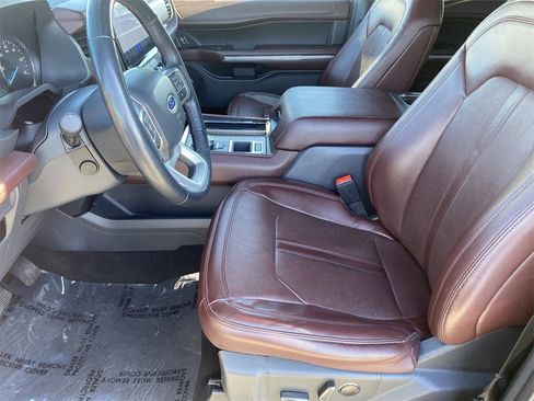 Used 2023 Ford Expedition Limited image 21