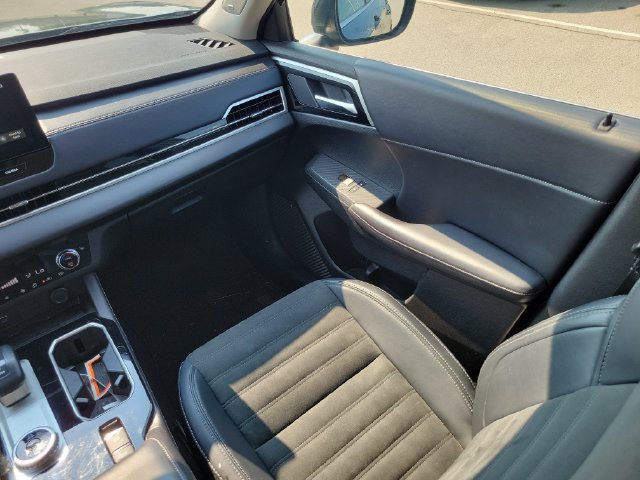 Used 2025 Mitsubishi Outlander SE AWD/4WD image 17