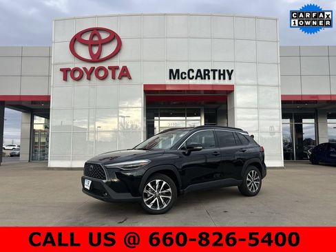 Used 2025 Toyota Corolla Cross XLE image 1