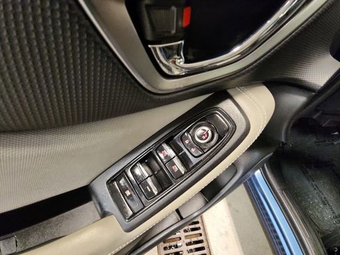 Used 2019 Subaru Forester Premium AWD/4WD image 34