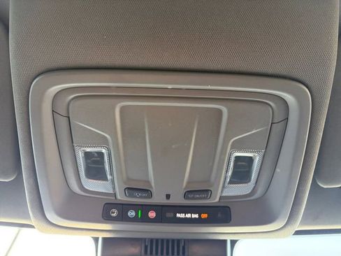 Certified 2025 GMC Sierra 1500 SLT image 12