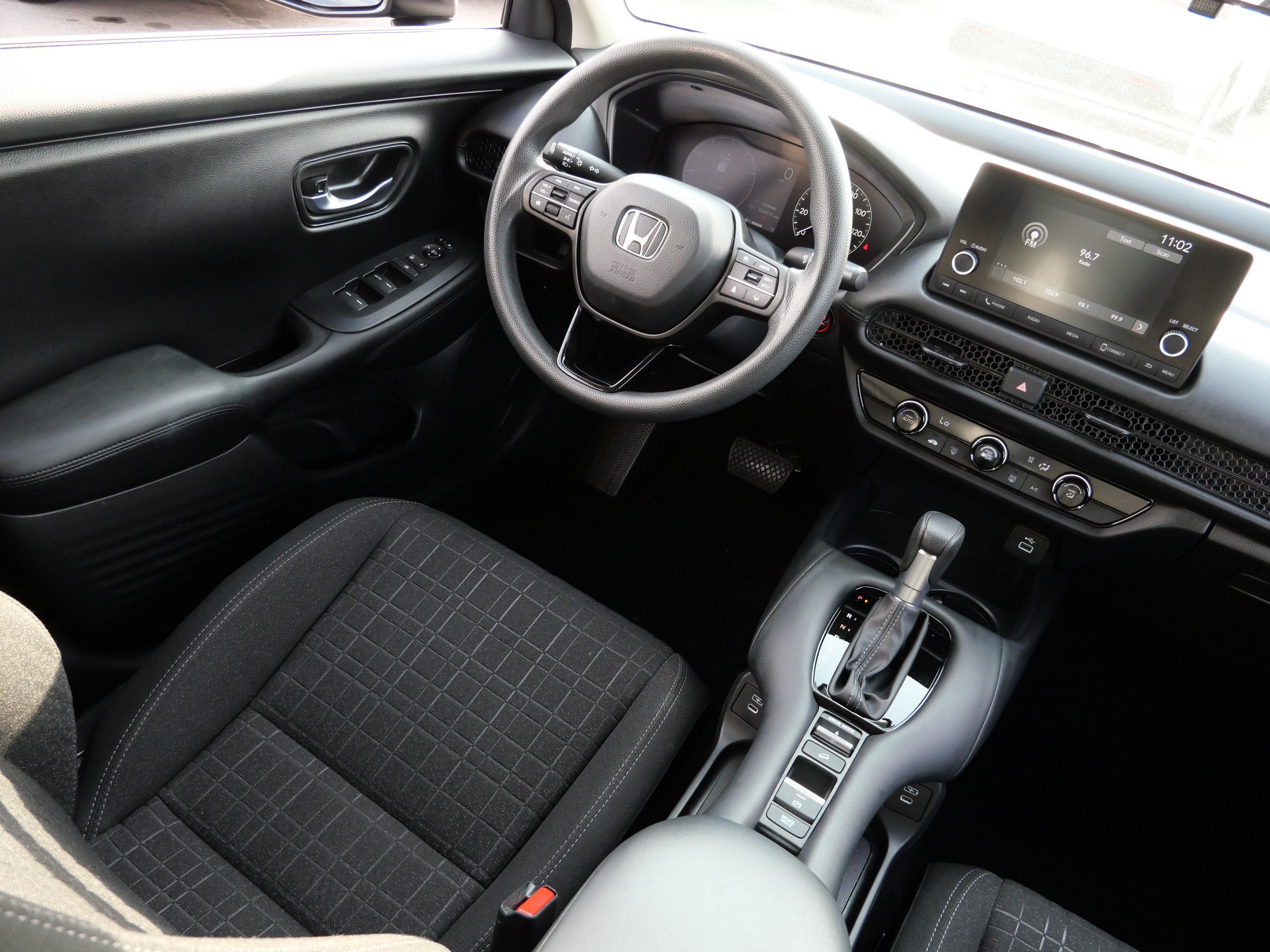 Certified 2024 Honda HR-V LX image 9