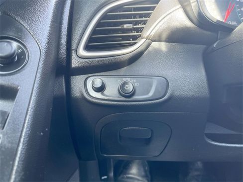 Used 2018 Chevrolet Trax LS image 16