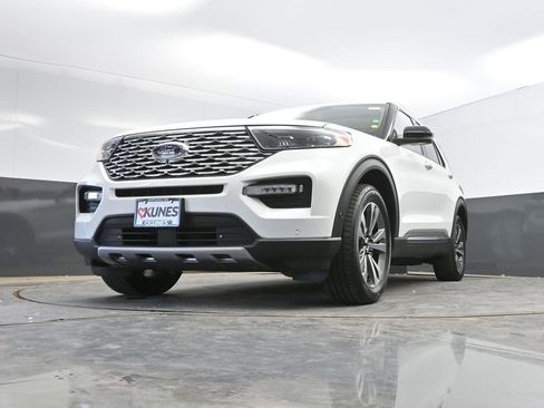 Used 2020 Ford Explorer Platinum w/ Premium Technology Package AWD/4WD image 36