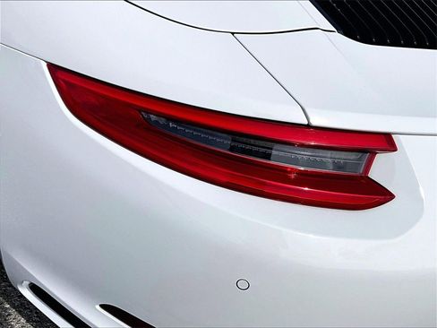 Used 2019 Porsche 911 Carrera S image 21