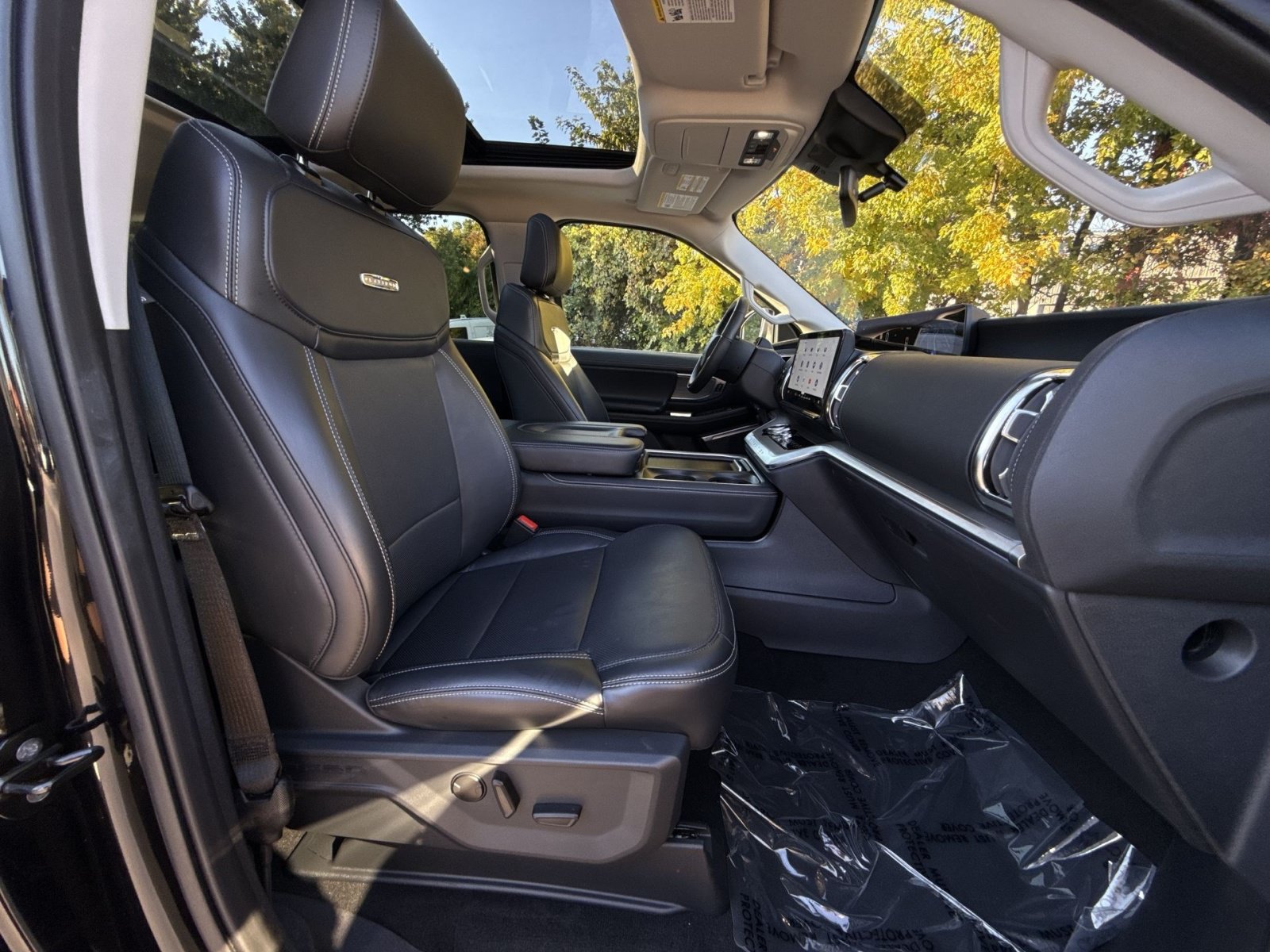 Used 2025 Ford Expedition Max Platinum AWD/4WD image 37