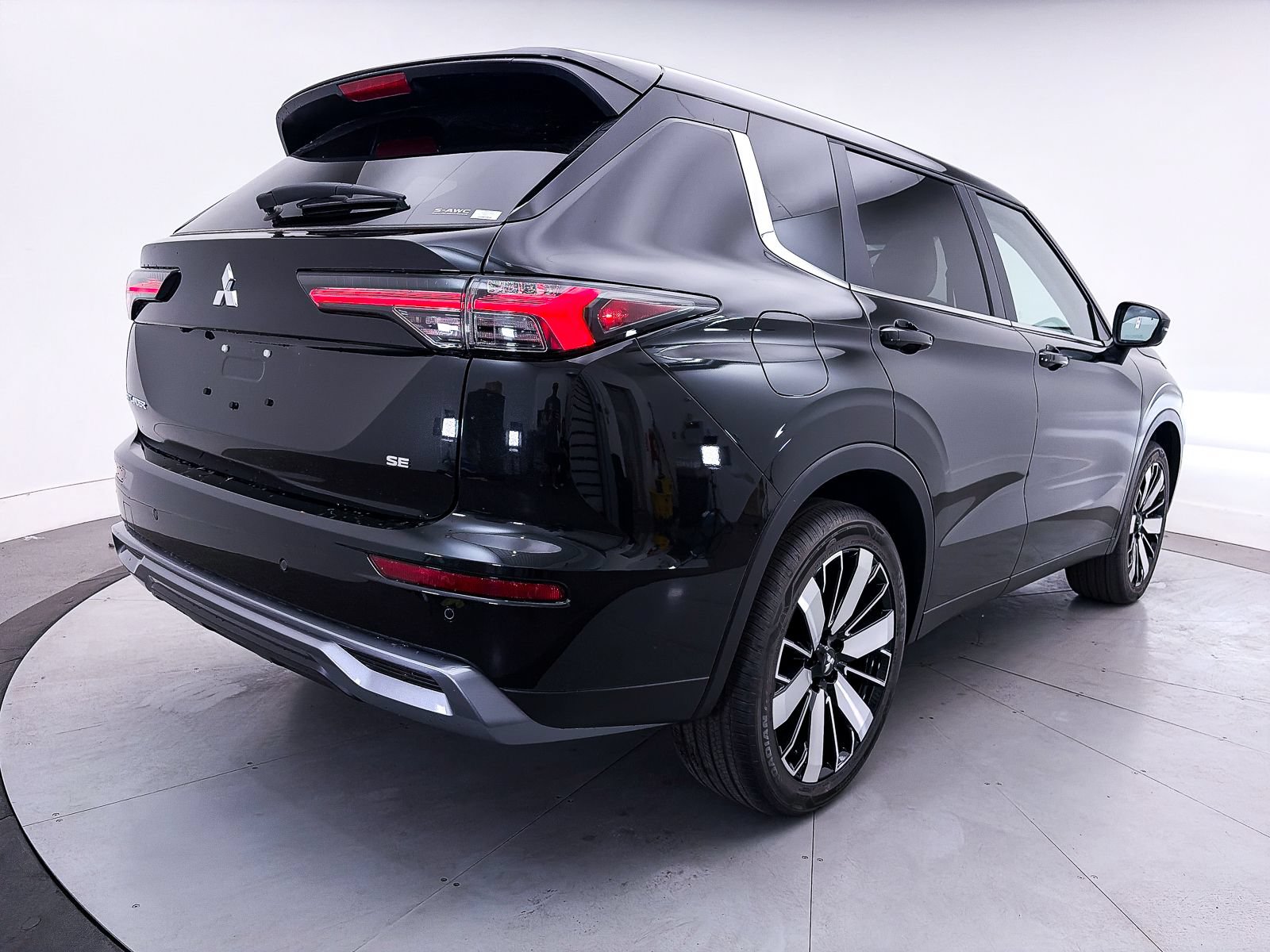 Used 2026 Mitsubishi Outlander SE AWD/4WD image 7