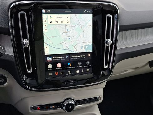 New 2026 Volvo XC40 B5 Ultra w/ Climate Package image 10