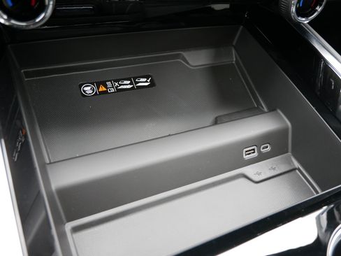 New 2026 Chevrolet Suburban Premier image 20