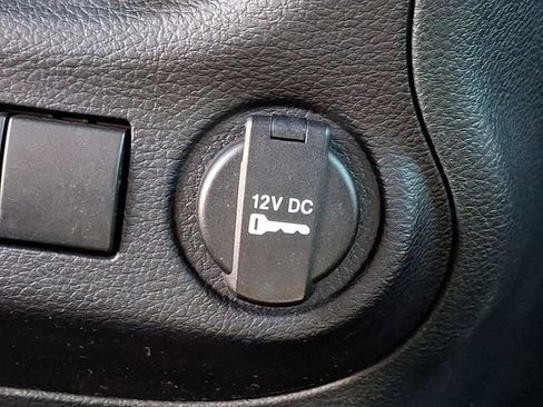 Used 2018 Jeep Wrangler Unlimited Sahara w/ Connectivity Group AWD/4WD image 22