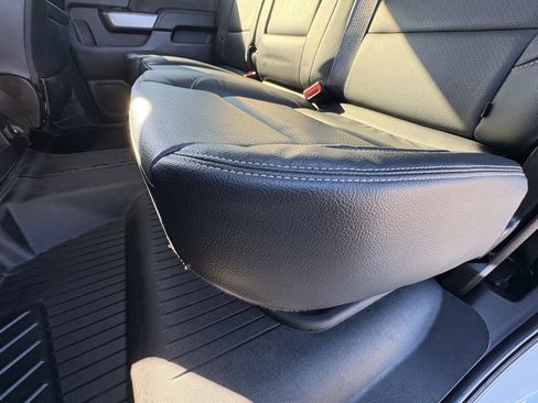 Used 2018 Chevrolet Silverado 1500 LT w/ All Star Edition image 31