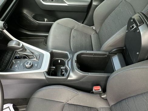 Used 2024 Toyota RAV4 SE image 28