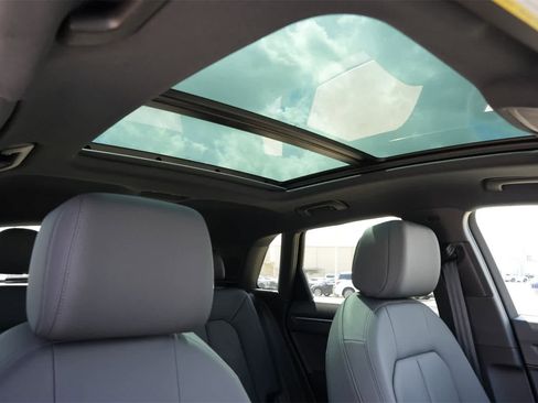 Used 2025 Audi Q3 2.0T Premium image 25